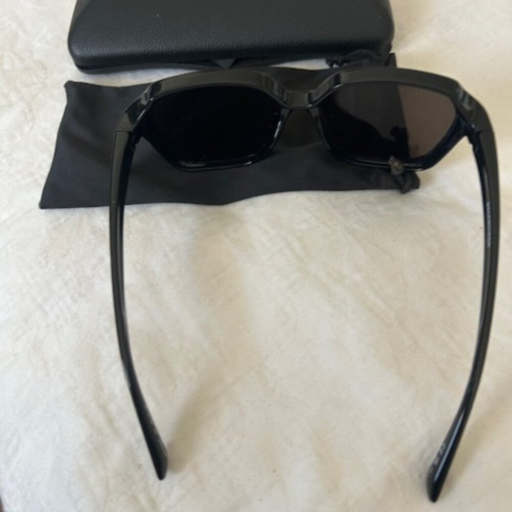 Balenciaga black sunglasses - Picture 3 of 4
